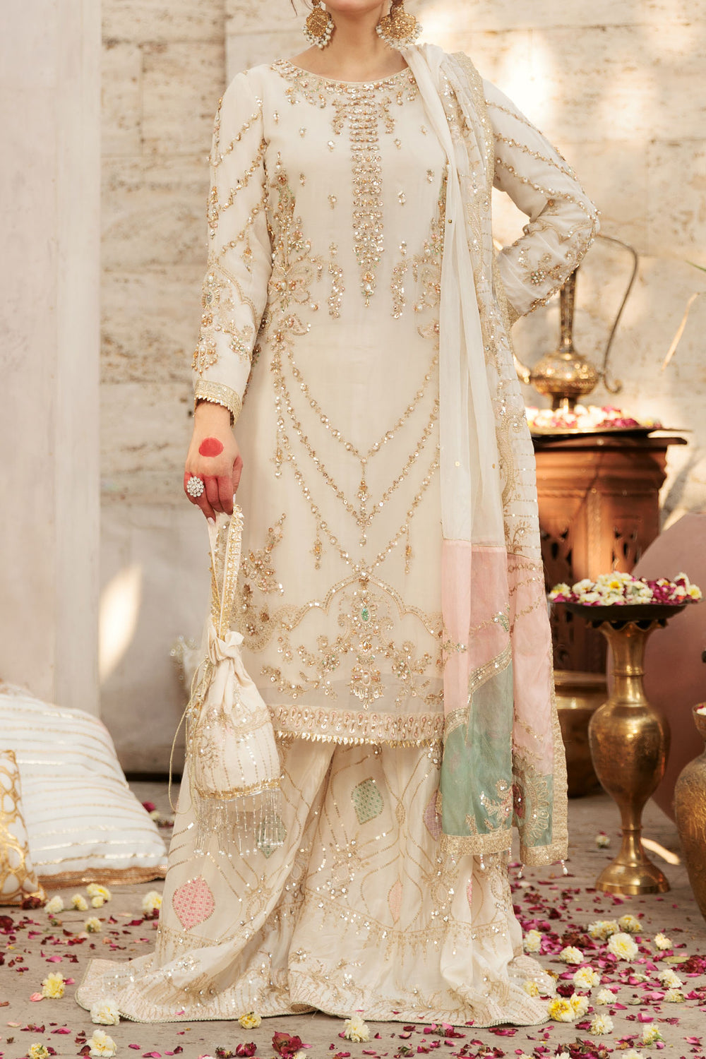 WOMEN'S PRET-KHAS